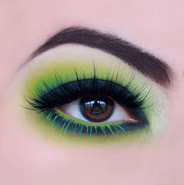 St. Patrick's Day Makeup Black And Green Look #beauty #makeup #St. Patrick's Day makeup #trendypins