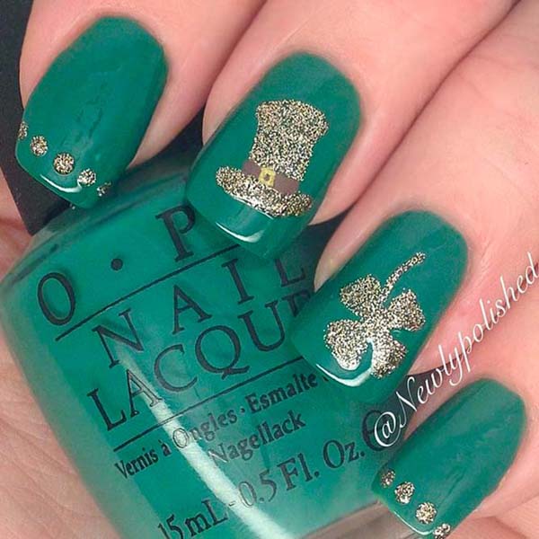 St patricks day nails gold glitter hat #St. Patrick's Day nails #nails #beauty #trendypins