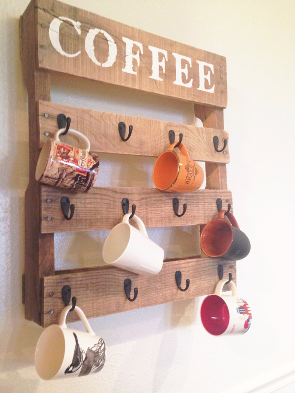 Pallet Coffee Cup Holder #DIY #Christmas #gifts #trendypins