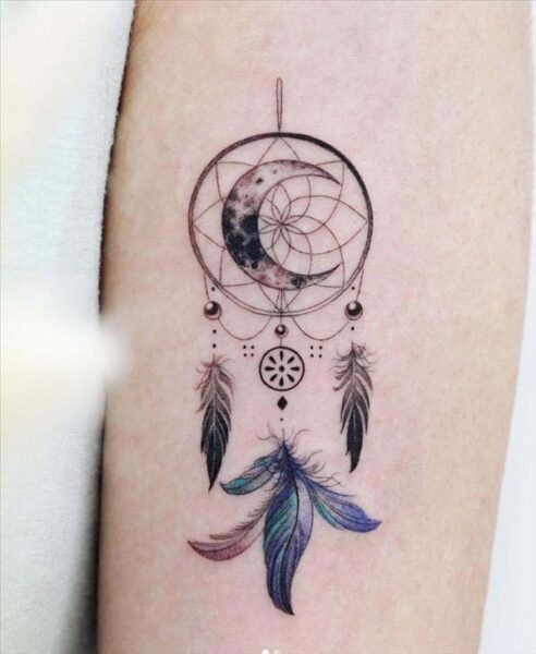 19 Magnificent Moon Dream Catcher Tattoo Designs You’ll Be Obsessed With