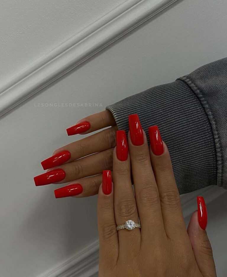 25 February Nail Color Trends: Embrace Elegance and Boldness in Your Style