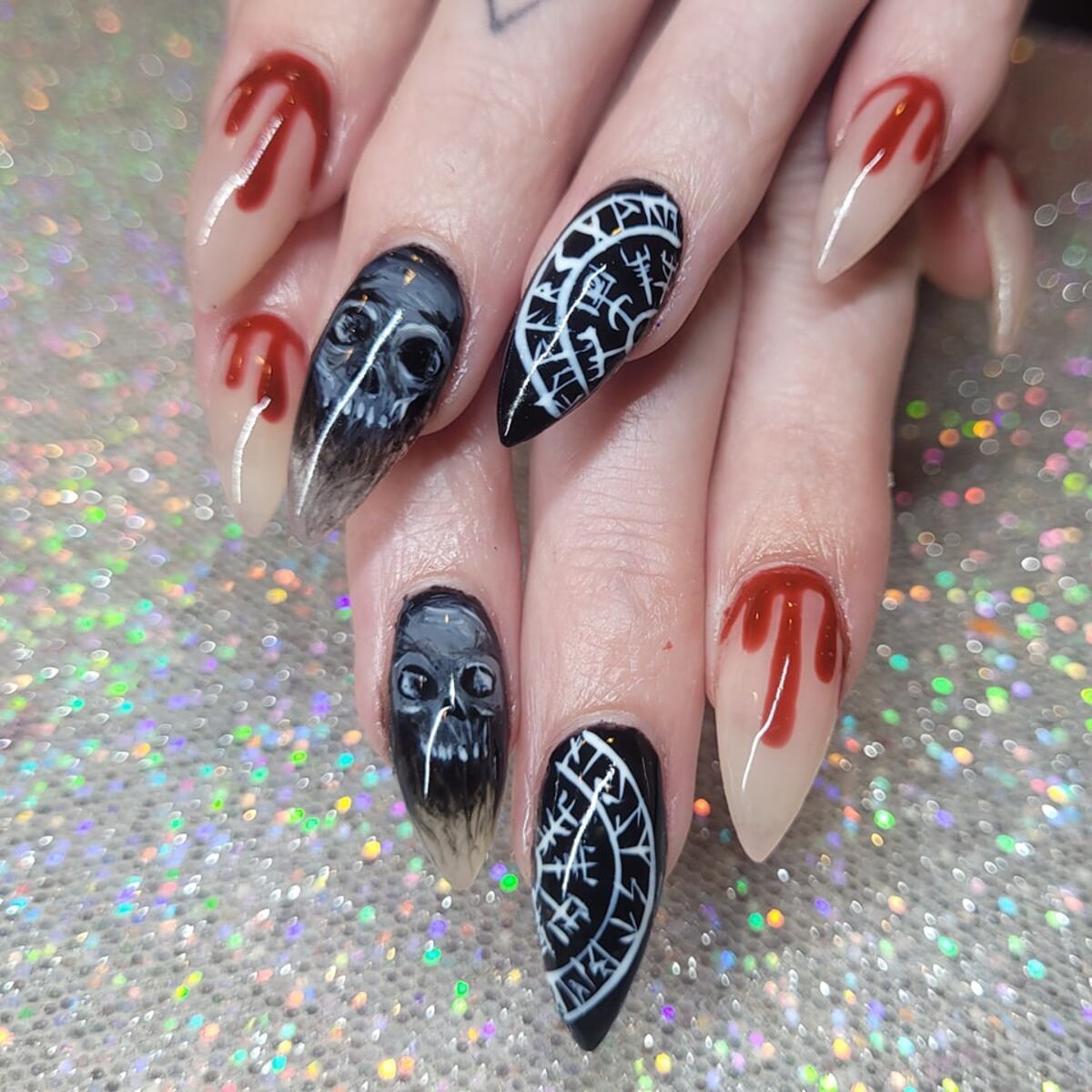 Bewitching Ideas For Halloween Nails 28