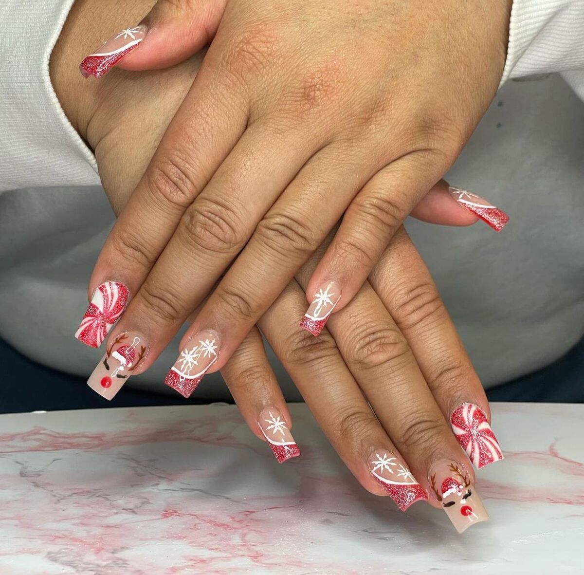 21. Candy Cane Swirls and Reindeer Accents