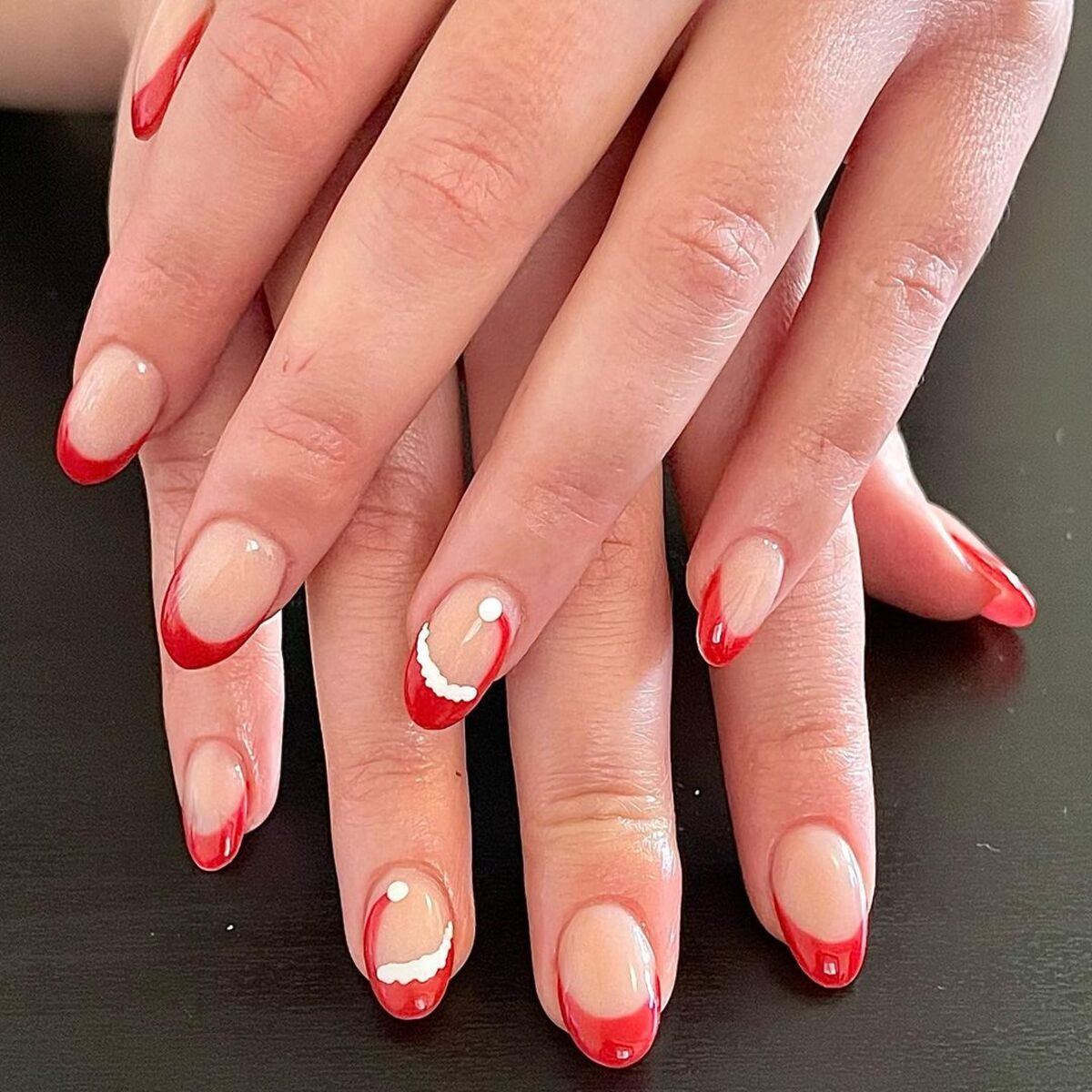 Easy Christmas Nail Ideas 8