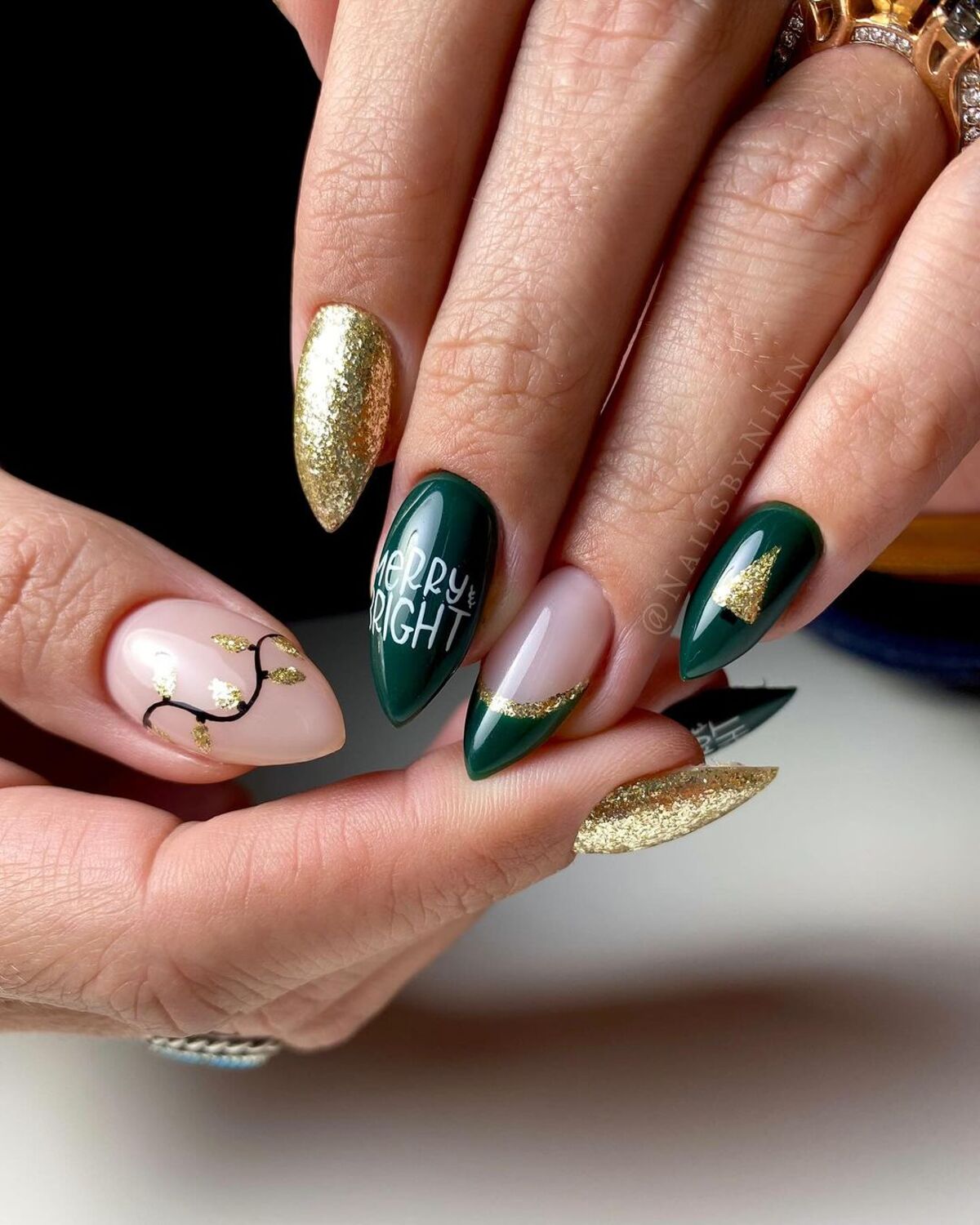 20. Gold and Green Holiday Luxe