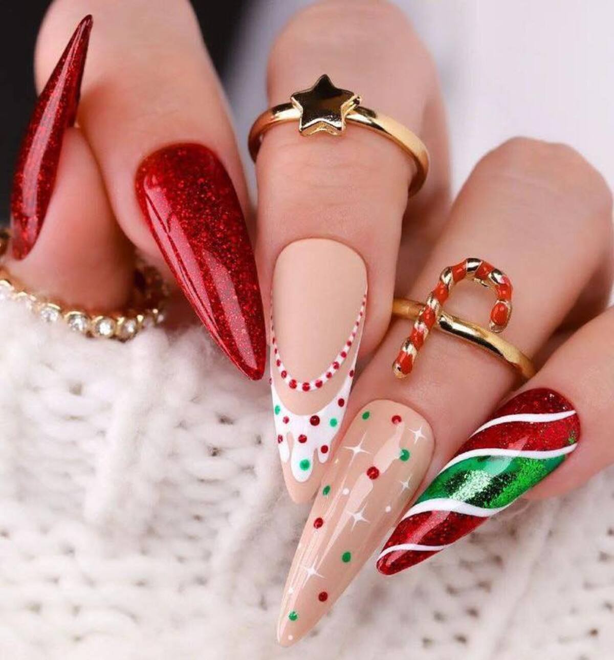 4. Glittery Christmas Glam Nails