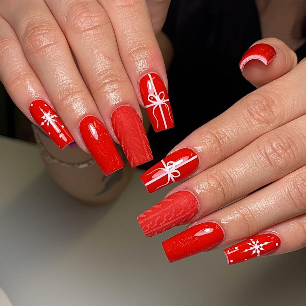 2. Gift-Wrapped Holiday Nails