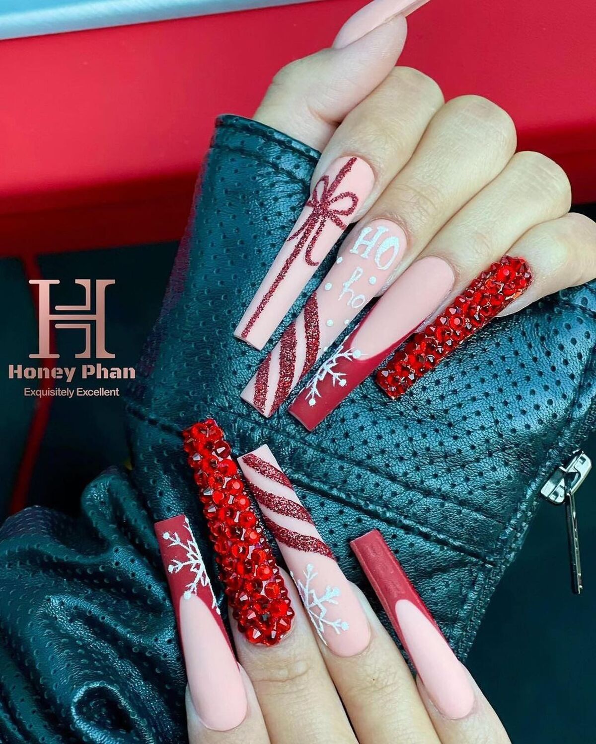 Glamorous Christmas Nails 2