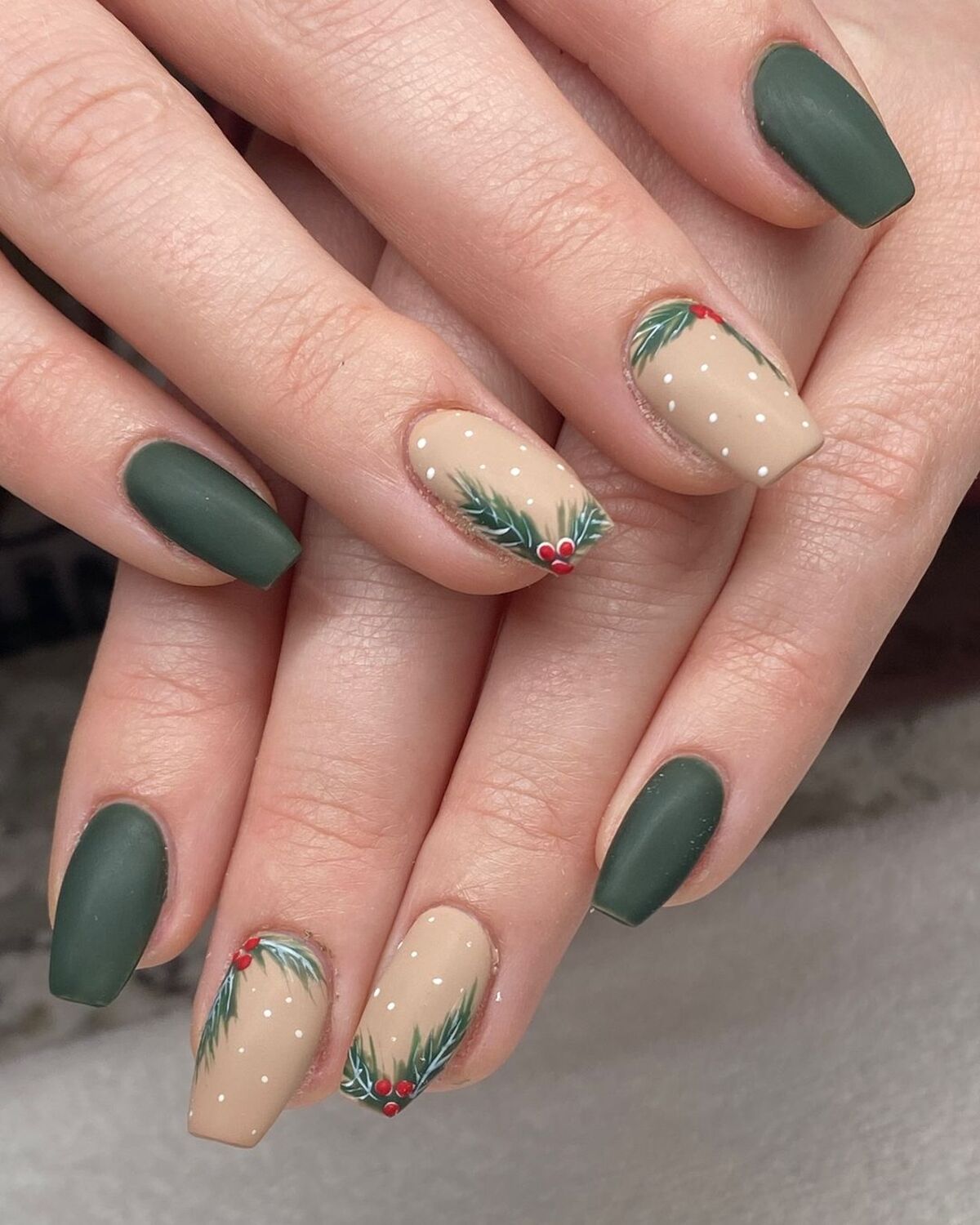 12. Matte Green and Beige Holly Accents