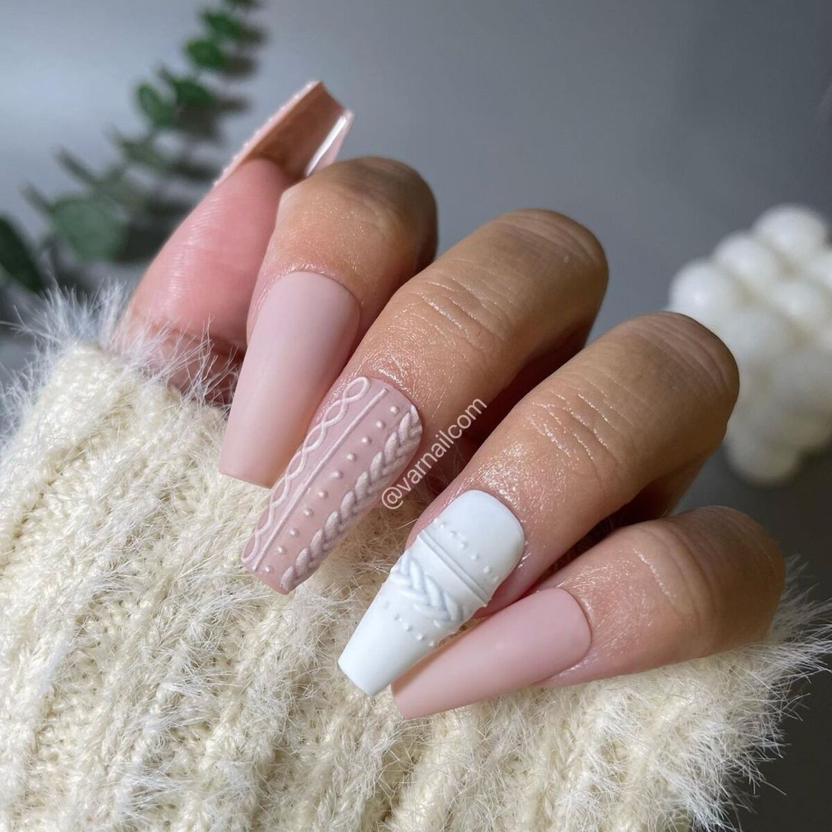 9. Cozy Neutral Cable Knit Nails