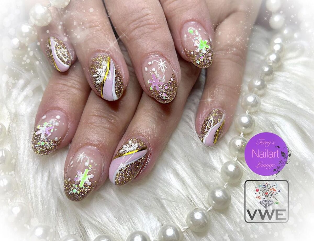 14. Whimsical Glitter and Snowy Motifs