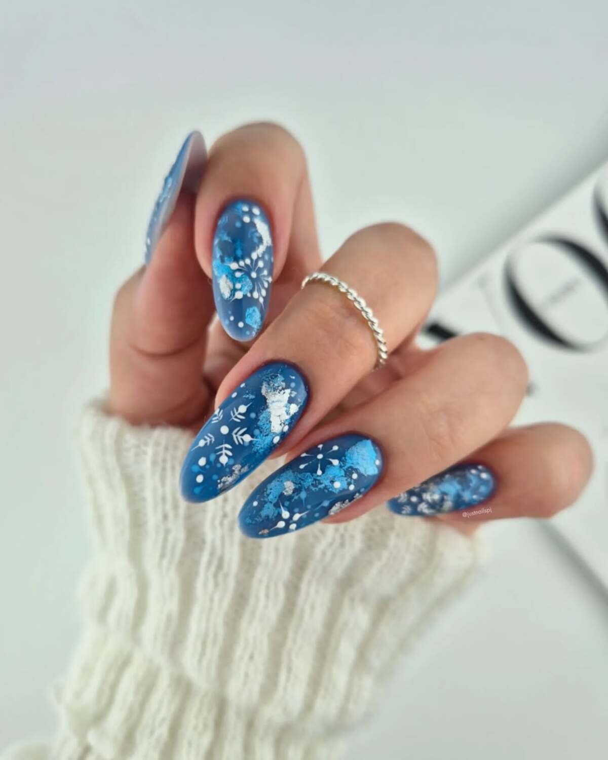 19. Arctic Blue with Frosty Patterns