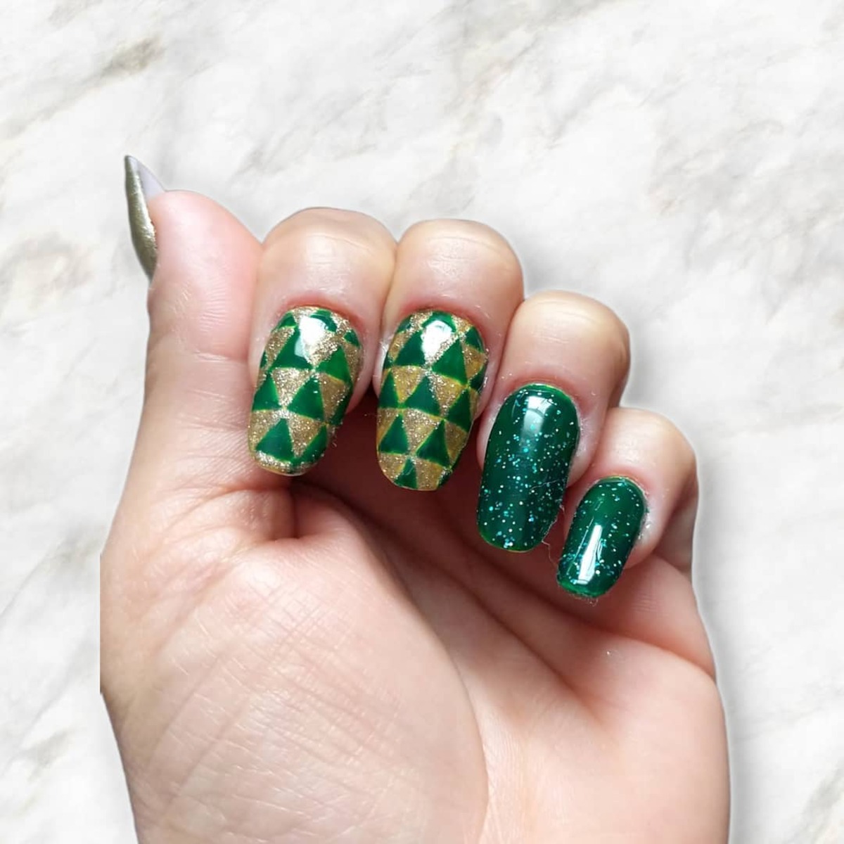 19. Geometric Green and Gold Shine