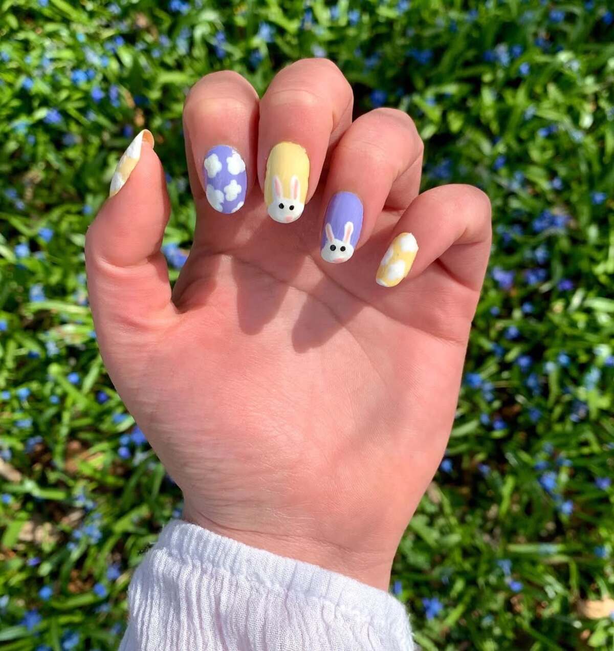 17. Spring Meadow-Inspired Nail Art